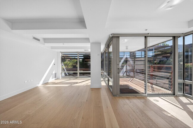 Building Photo - 7131 E Rancho Vista Dr