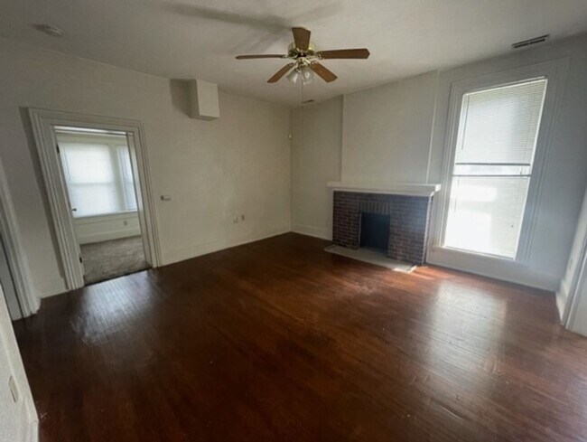 Building Photo - 1023 Lofts