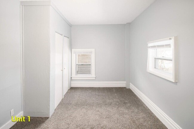Building Photo - 1037 Bement St
