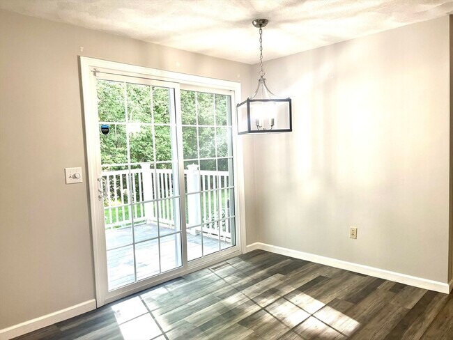 Building Photo - 51 Benjamin Landing Ln