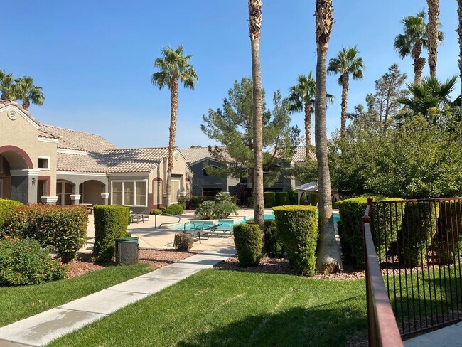 Building Photo - SW!! First floor unit with Balcony!! Gated!! Clubhouse!!  Community pool!! Spa!! Exercise Room!! ...