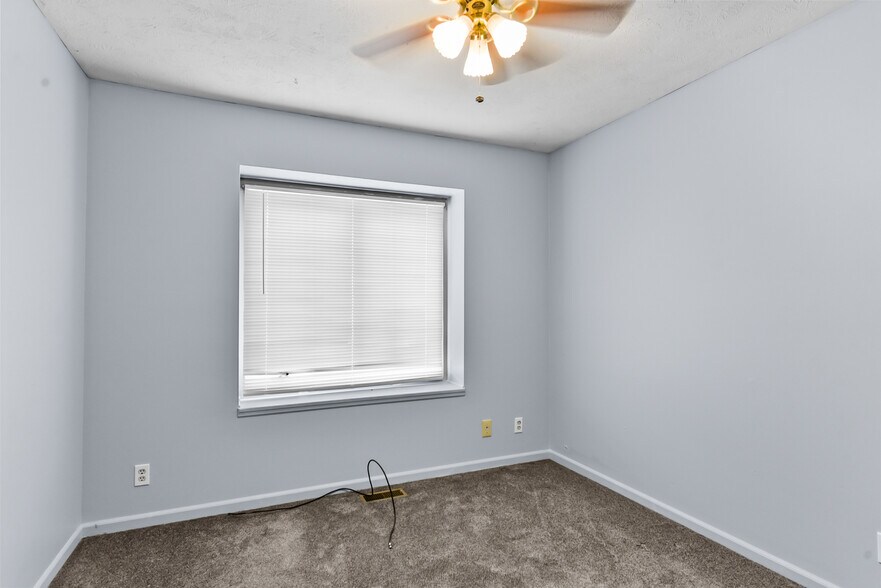 Building Photo - 5016 S 164th St