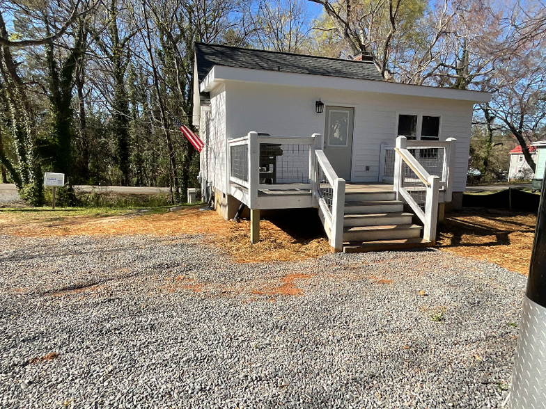 Building Photo - 601 Rose Hill Ave