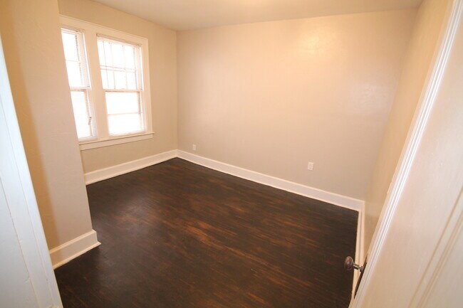Building Photo - 356 Cliffside Dr