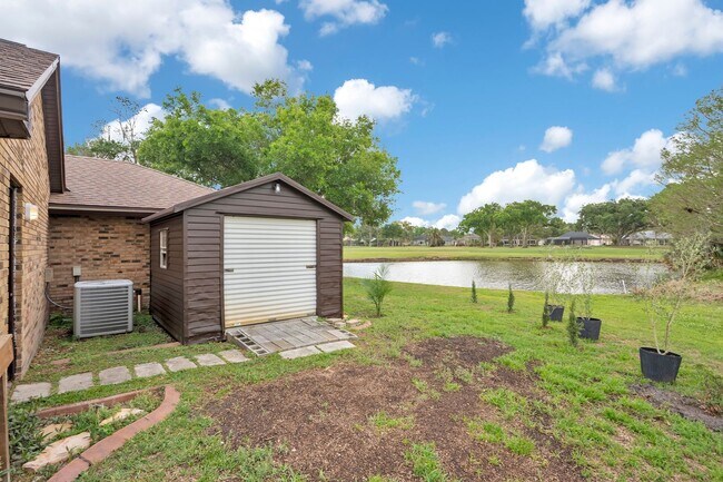 Building Photo - 2724 Ardon Ave