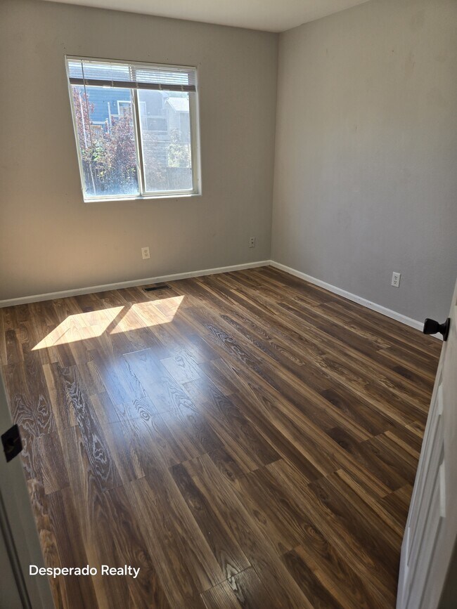 Building Photo - 3206 Santa Fe Ave