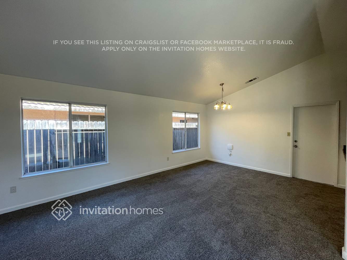 Building Photo - 1144 La Mesa St