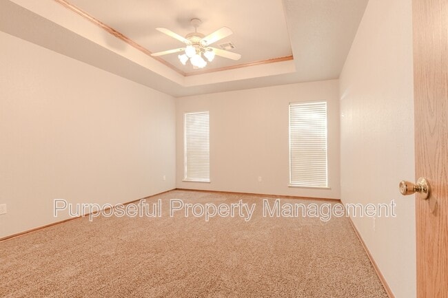 Building Photo - 607 Bob White Dr