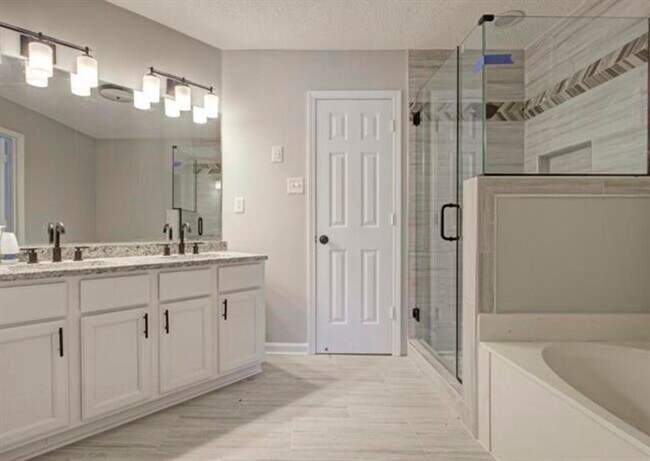 Building Photo - 6479 Stone Lake Dr