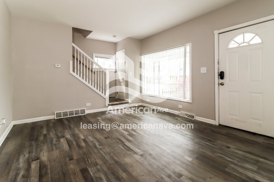 Building Photo - 617 Toronto Ave