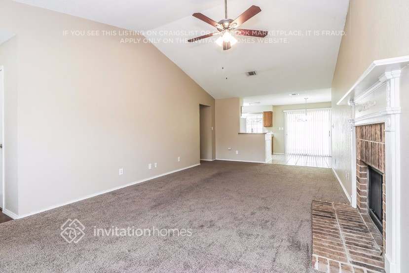 Building Photo - 4136 Hathaway Dr