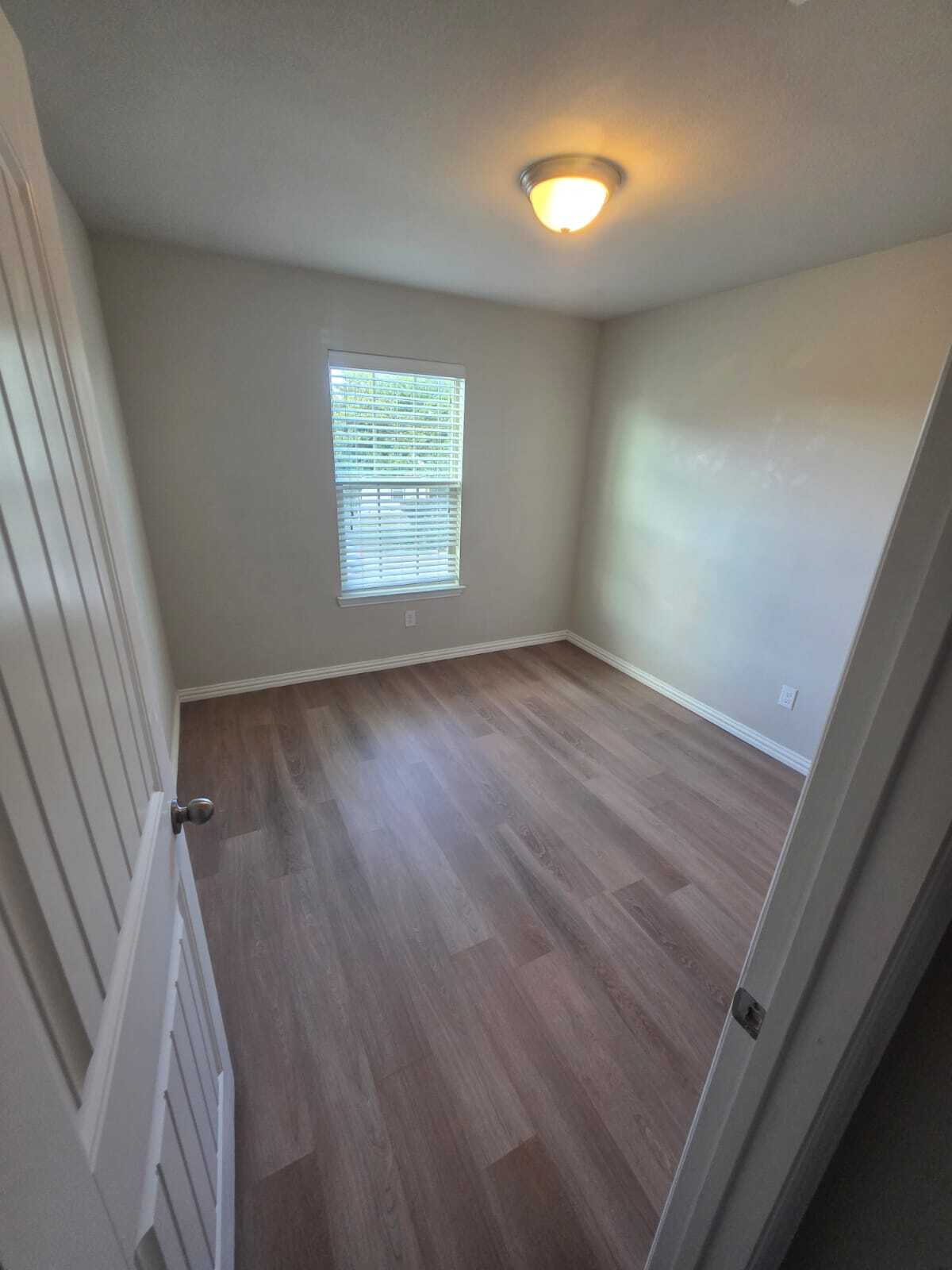 Building Photo - 1336 Glen Garden Dr