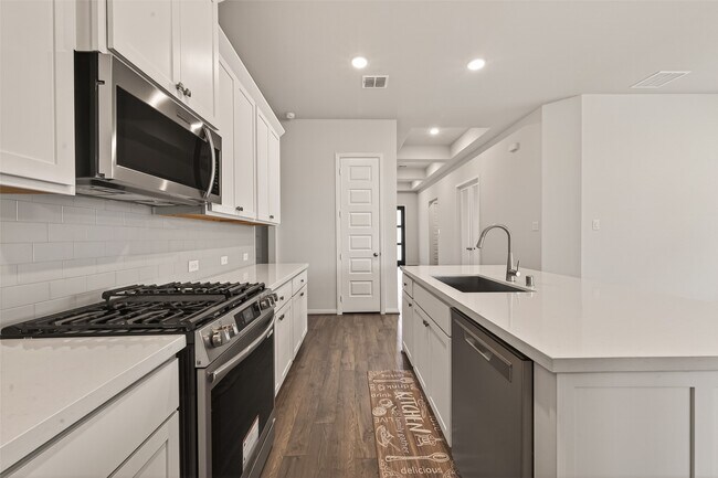 Building Photo - 6123 Severson Lake Ct