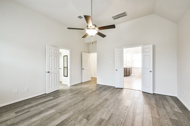 Building Photo - 1504 Peyton Oaks Pl