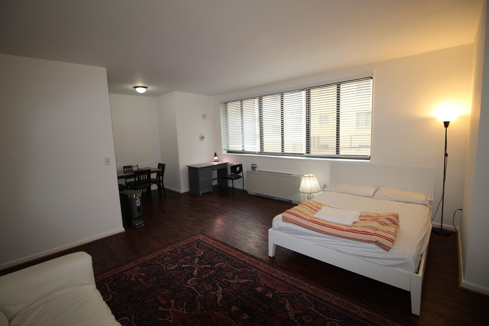 Building Photo - 522 21st St NW