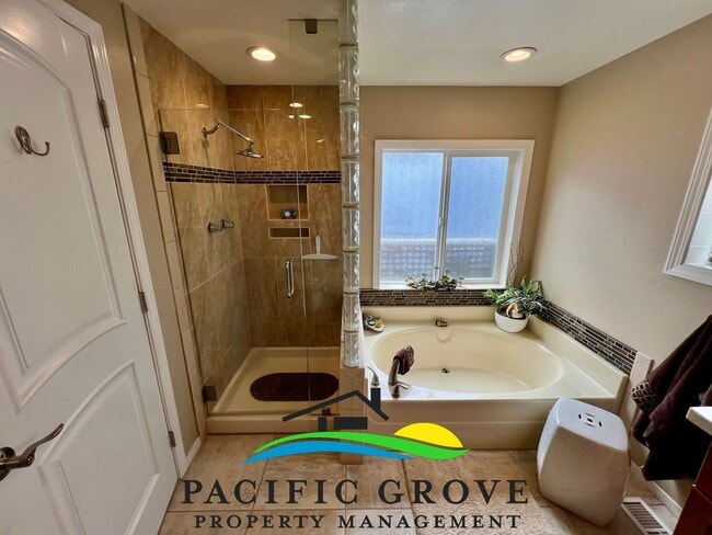 Building Photo - Lovely 2 bed 2 bath for Pro Am Available February 01, 2026!!