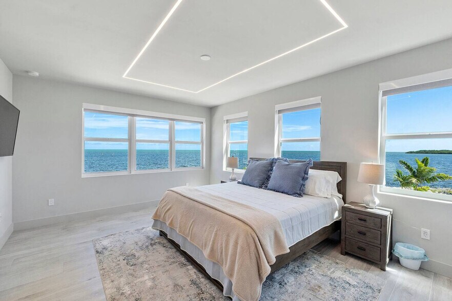 Building Photo - 99 Seaside Ave