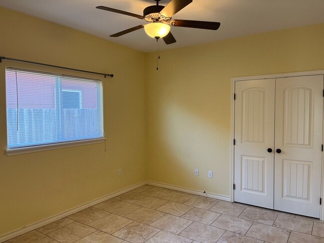 Building Photo - 2565 Sands Dr