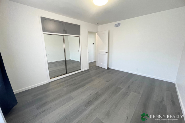 Building Photo - Fully Remodeled 3 Bedroom Home in Sunshine...