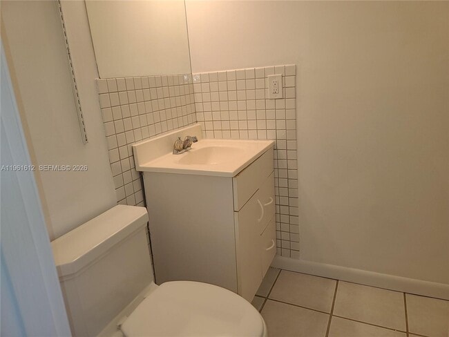 Building Photo - 4311 SE Geneva Dr