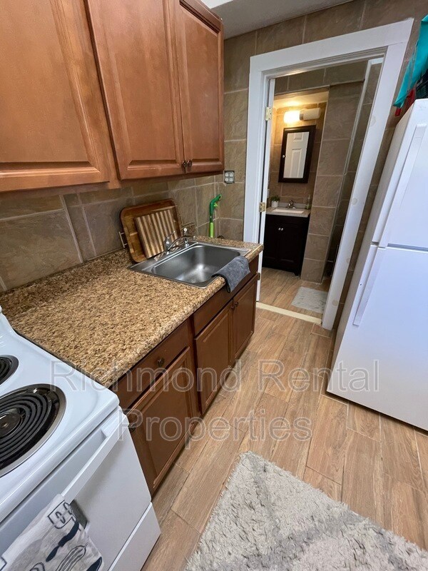 Building Photo - 1603 Hanover Ave