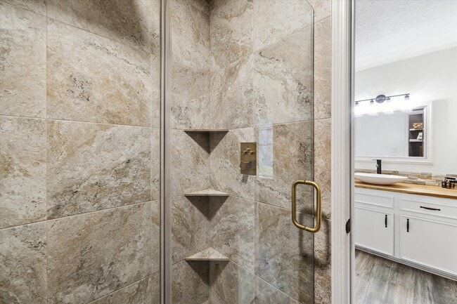 Building Photo - 5618 Village Way Dr.