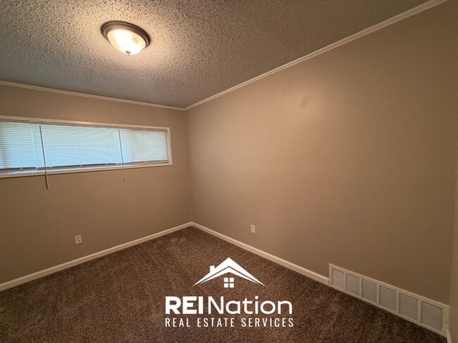 Building Photo - Charming 3BR/2BA East Memphis Home | 1,795 Sq Ft, Hardwood Floors & Fireplace
