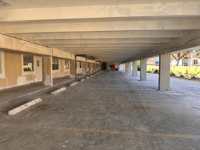 Building Photo - 5100 SW 41st St