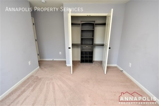 Building Photo - 917 St Martins Loop