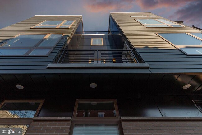 Building Photo - 920 N 15th St