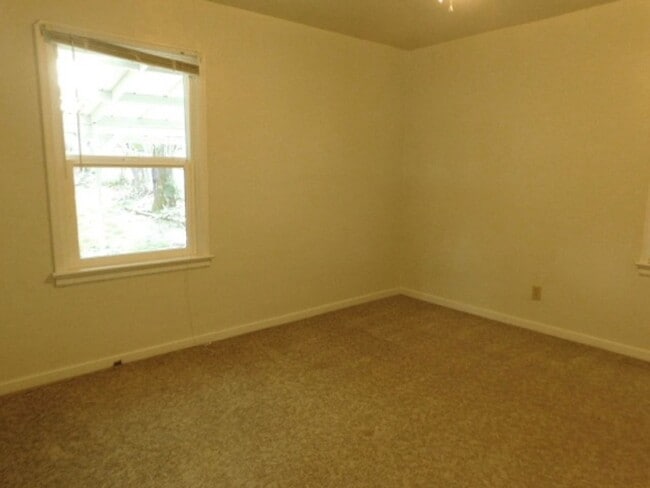 Building Photo - 2Bd/1Ba Single Story House - Available Soon!