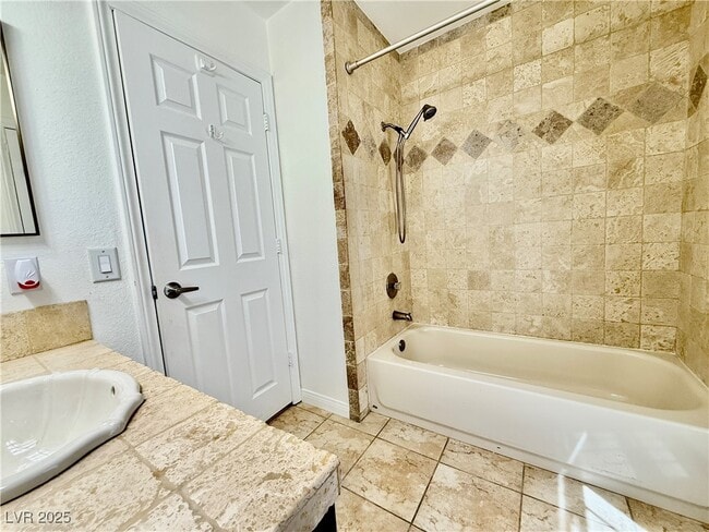 Building Photo - 9009 Feather River Ct