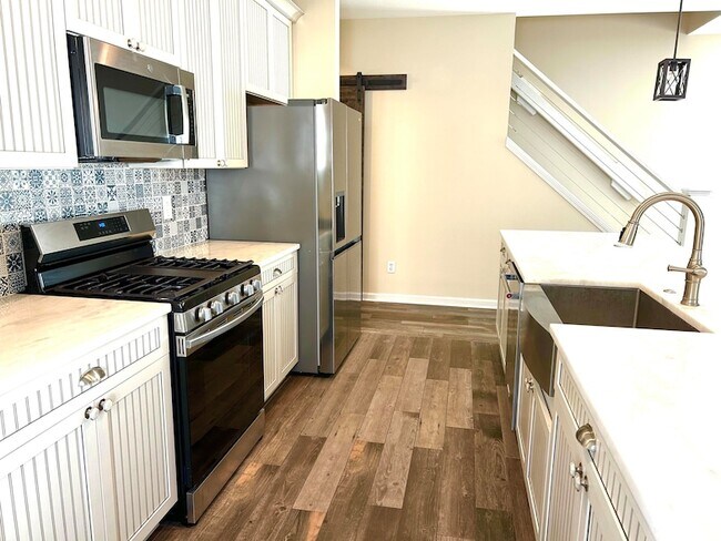 Building Photo - 2911 Maybry Dr