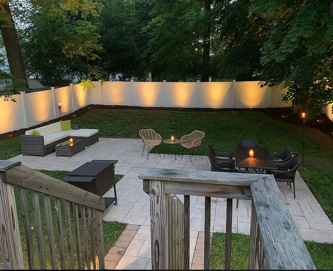 Building Photo - 5 Augusta St