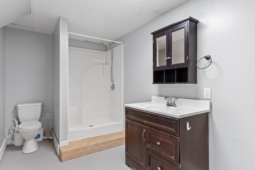 Building Photo - 603 Bitsy Ln