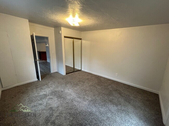 Building Photo - Newberry