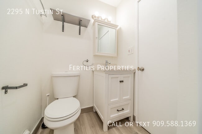 Building Photo - 2295 N Tustin St