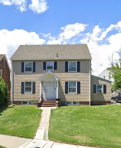 Building Photo - 1720 Burnet Ave