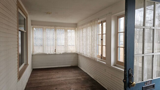 Building Photo - 2301 W Regan Ave