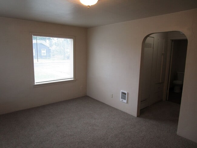 Building Photo - 0352