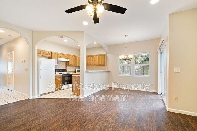 Building Photo - 1005 Canyon Edge Dr
