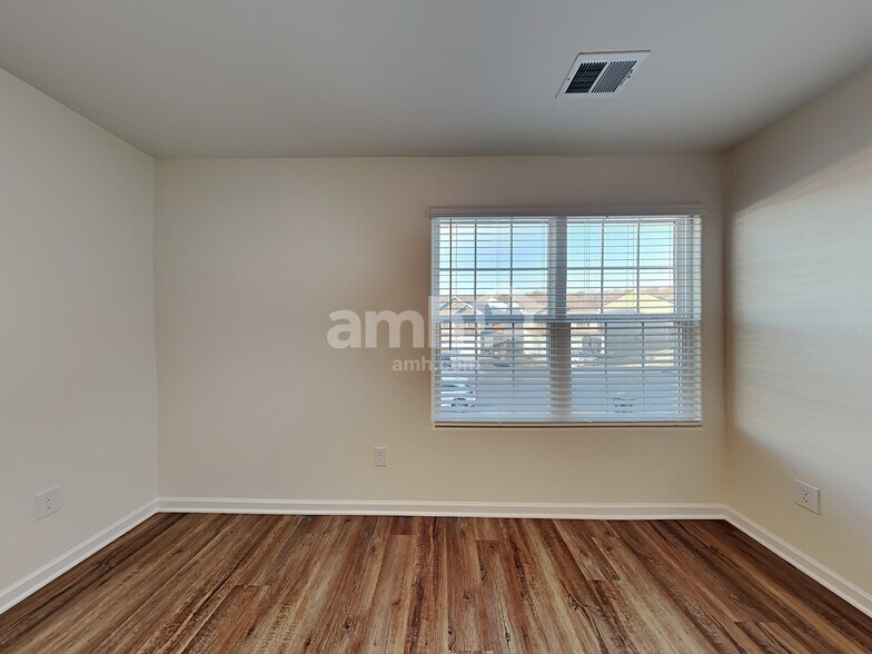 Building Photo - 6072 Mason Tucker Dr