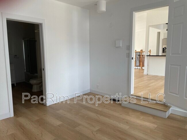 Building Photo - 9021 Lance Cir