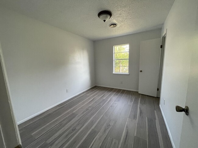 Building Photo - 102 Butler Ave