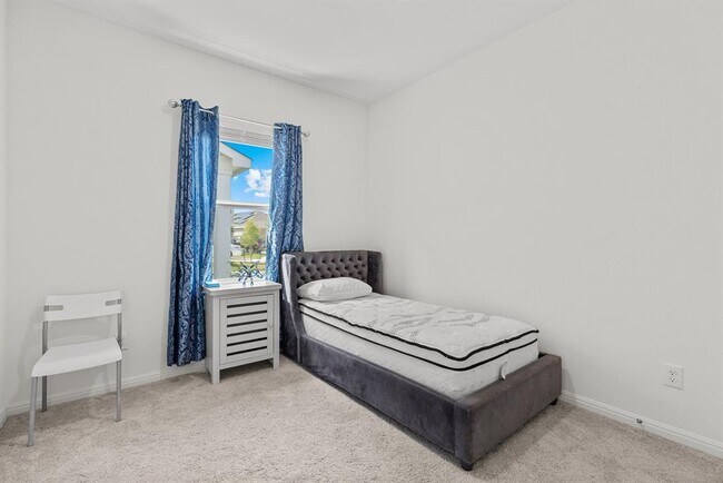 Building Photo - 1003 Sika Cv