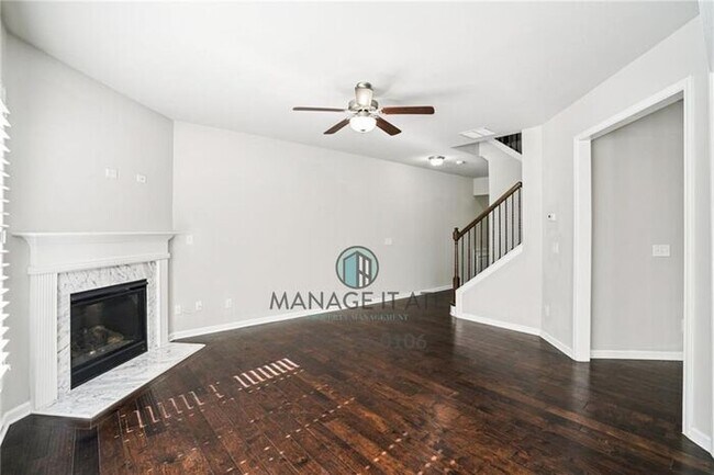 Building Photo - Move-in-ready 3 bedroom townhome in Duluth