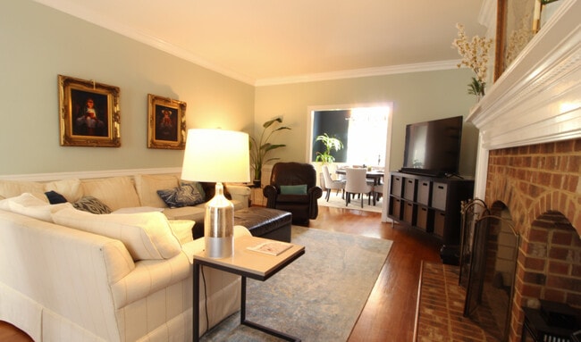 Building Photo - Super Spacious & Elegant 4 Bedroom w/bonus room in Downing Creek!!