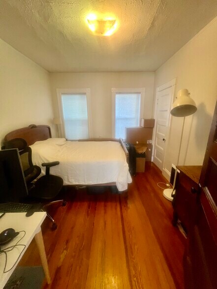 Bedroom # 1 - 3 Newbury St