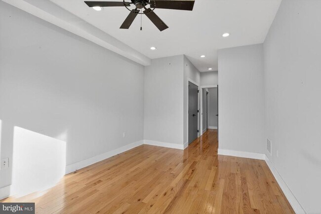 Building Photo - 431 W Norris St