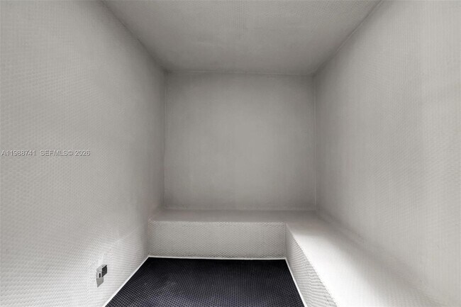 Building Photo - 225 N Miami Ave